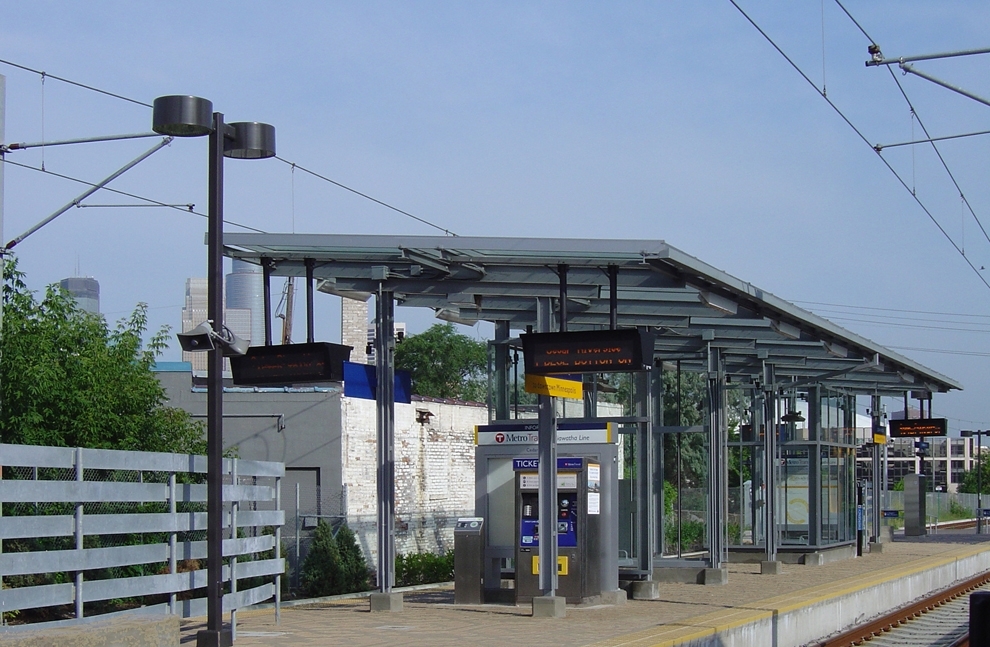 LIGHT RAIL TRANSIT STATIONS Snow Kreilich Architects